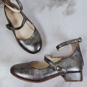 EUC GAP Kids Silver Metallic Leather Ankle Strap Mary Jane Dress Shoes, Sz 2